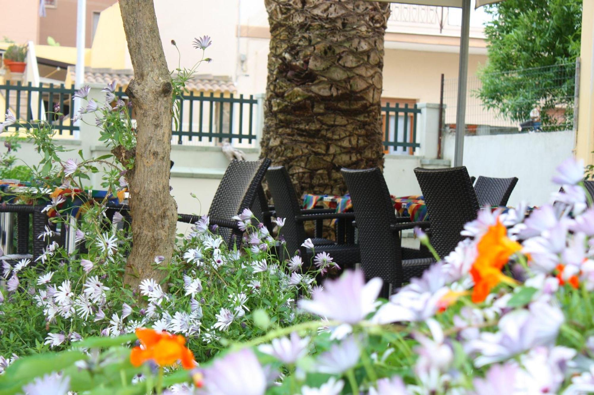 Hotel Alguer ภายนอก รูปภาพ