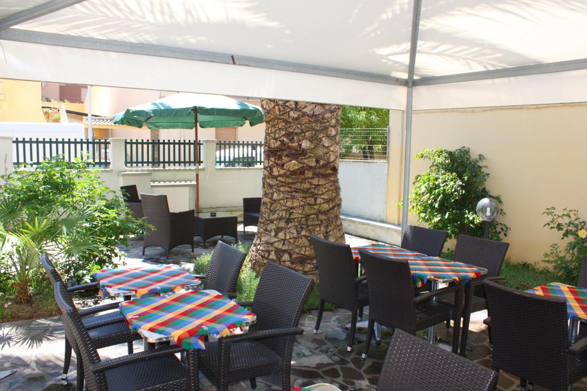 Hotel Alguer ภายนอก รูปภาพ