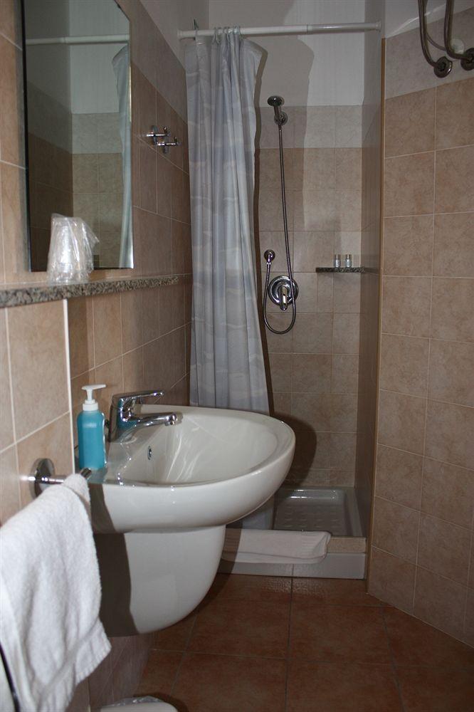 Hotel Alguer ภายนอก รูปภาพ