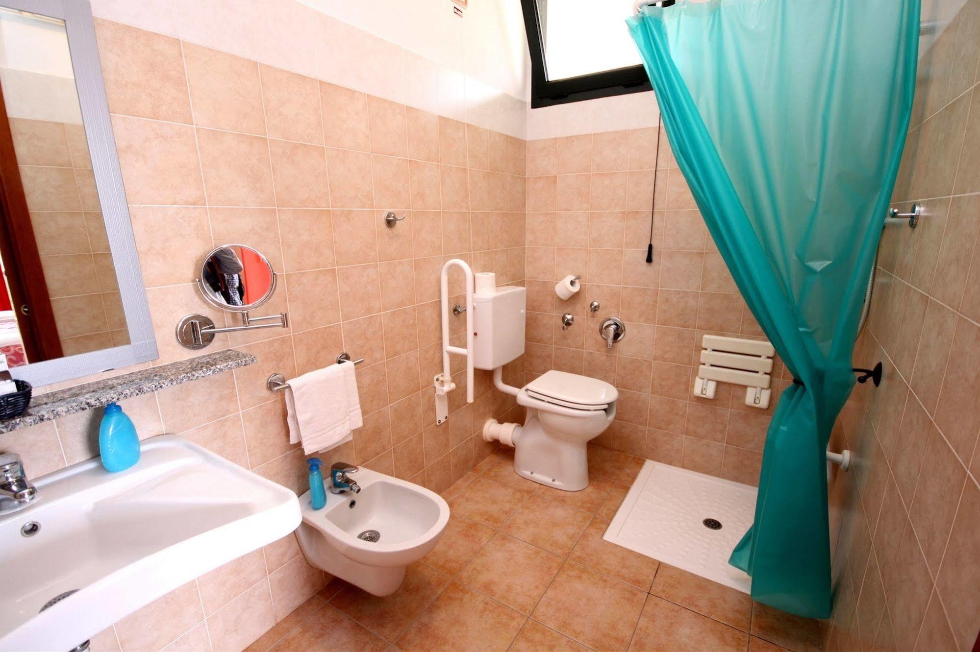 Hotel Alguer ภายนอก รูปภาพ
